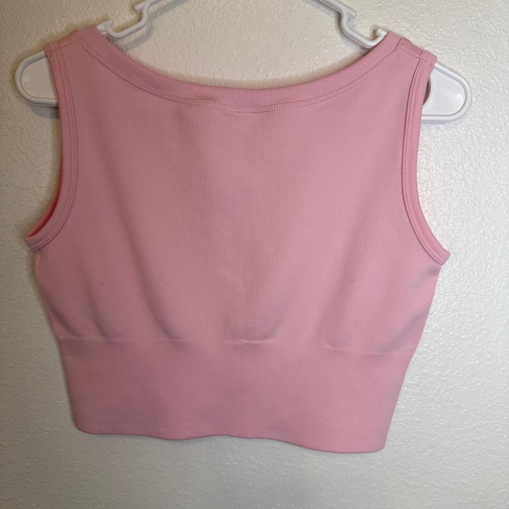 NWOT Light Pink Ribbed V-Neck Crop Tank - Picture 2 of 4